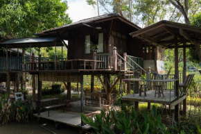 Art House at Chiangdao - Moon House
